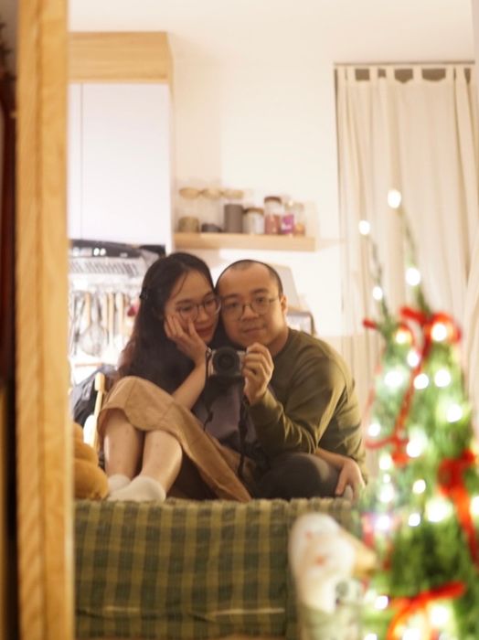 Sơn và Hoa bên cây thông Noel, Giáng sinh 2024